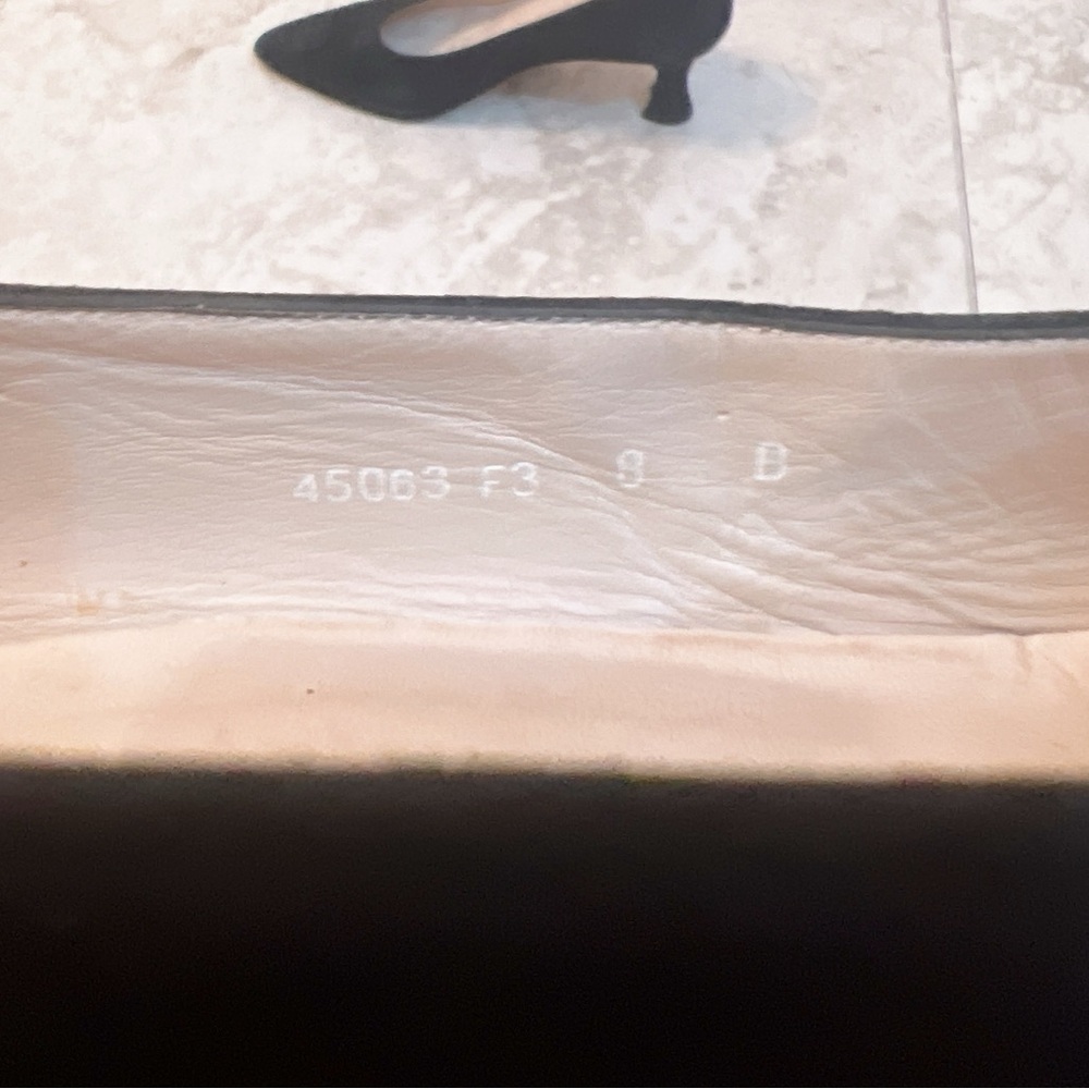 Vintage Chanel Heels - Picture 3 of 6
